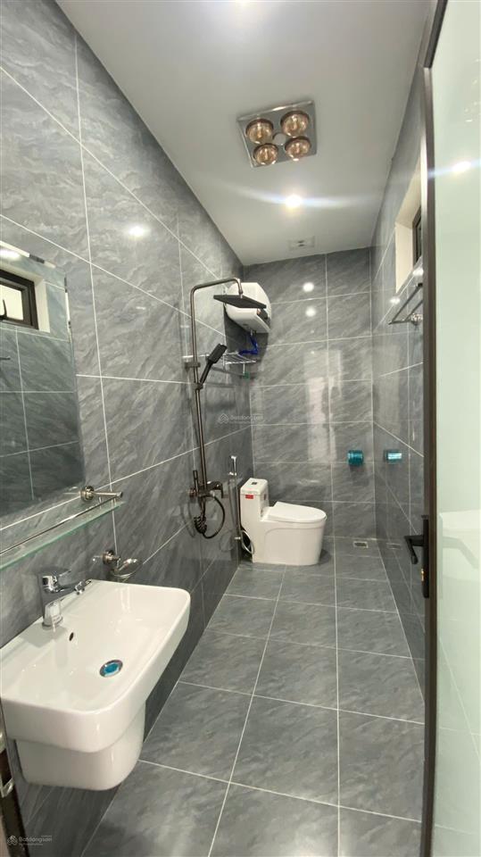 Sốc nhà 3 tầng 56m2 ngõ thông 5m, ngay ub hùng vương, hồng bàng, oto đỗ cửa