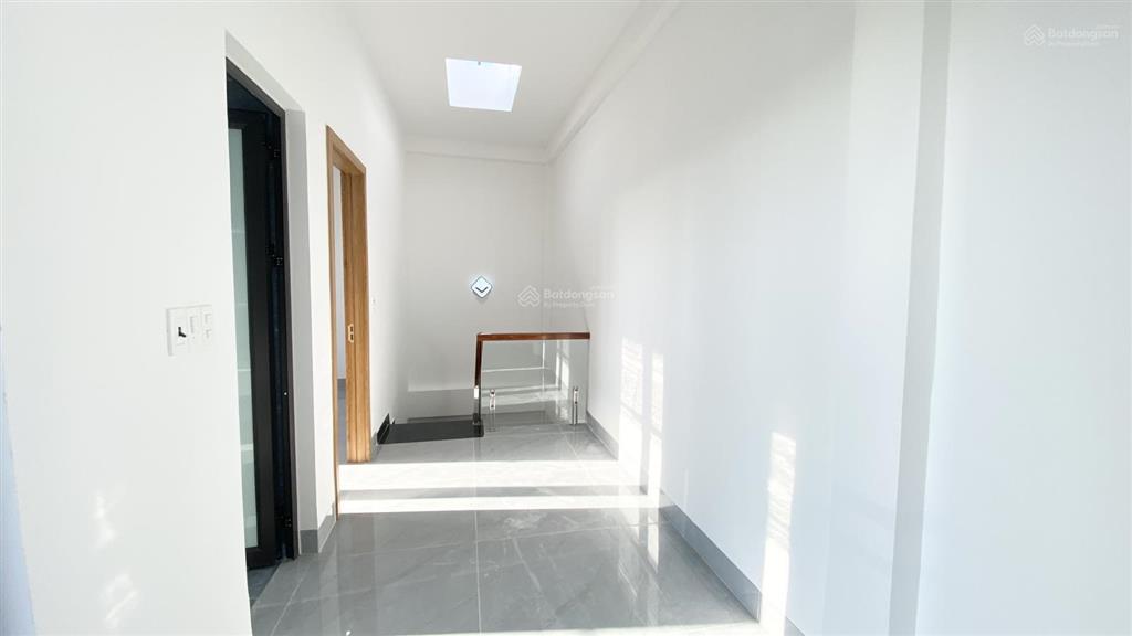 Chỉ hơn 3 tỷ xíu nhà 4 tầng 43m2 lô góc 2 mặt thoáng, ngõ thông oto đỗ cửa, hùng vương, hồng bàng