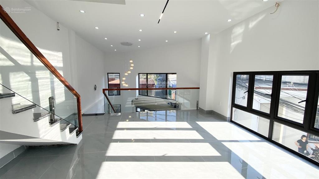 Chỉ hơn 3 tỷ xíu nhà 4 tầng 43m2 lô góc 2 mặt thoáng, ngõ thông oto đỗ cửa, hùng vương, hồng bàng