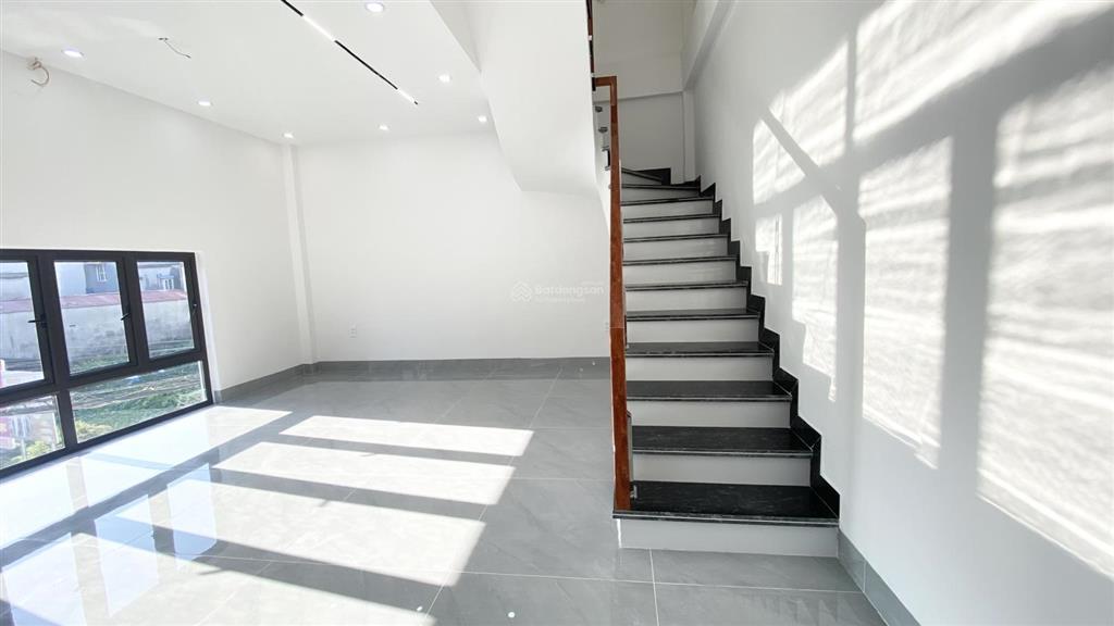 Chỉ hơn 3 tỷ xíu nhà 4 tầng 43m2 lô góc 2 mặt thoáng, ngõ thông oto đỗ cửa, hùng vương, hồng bàng