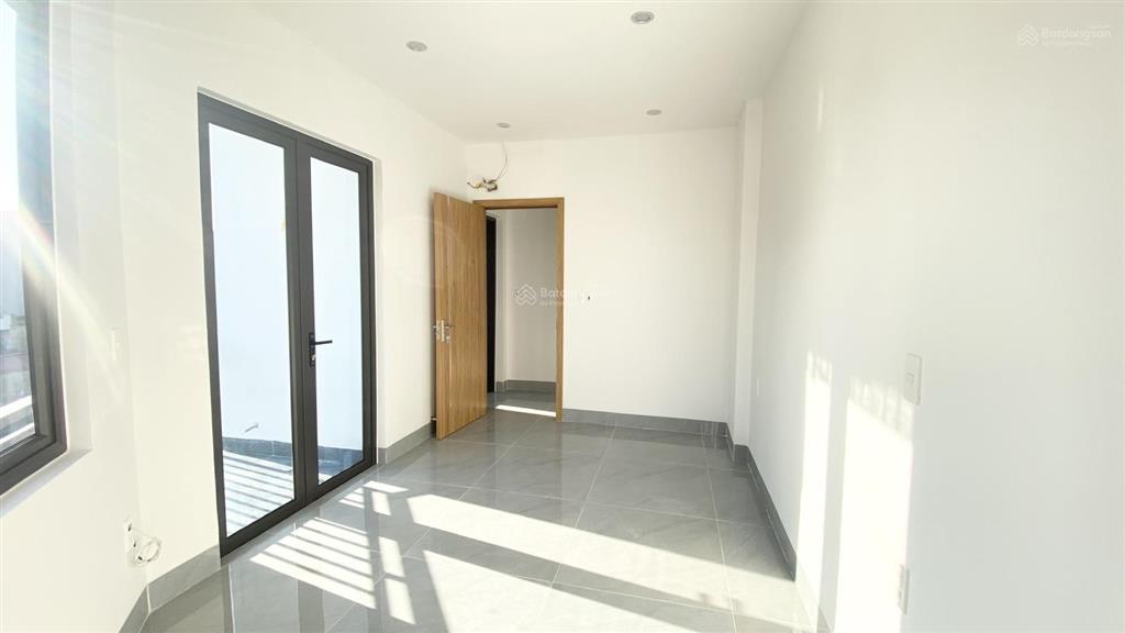 Chỉ hơn 3 tỷ xíu nhà 4 tầng 43m2 lô góc 2 mặt thoáng, ngõ thông oto đỗ cửa, hùng vương, hồng bàng