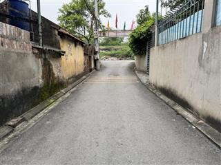 Cần bán nhà cấp 4 rất đẹp, dt 81,3m2, ngõ ô tô 5 chỗ vào tận nơi tại thôn vàng, xã cổ bi.