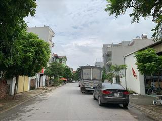 Bán lô đất 110m2 mặt phố Chính Trung, khu đấu giá 31ha, TT Trâu Quỳ, Gia Lâm.