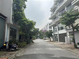 Cần tiền bán gấp lô đất 113m2 khu tđc trâu quỳ, đối diện dãy shophouse metropolitan.