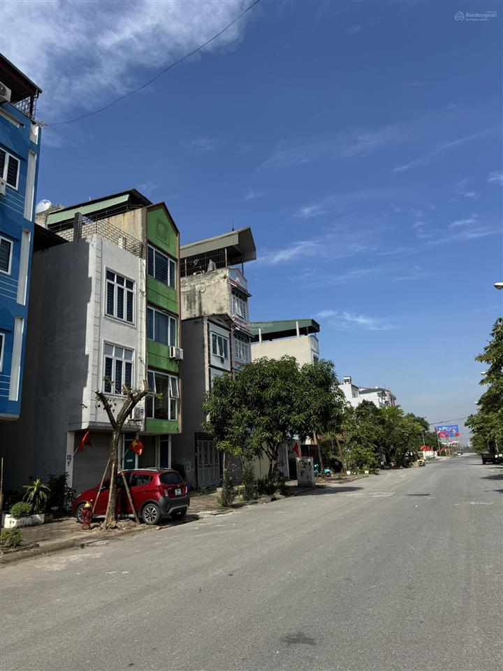 Hàng siêu hiếm, bán lô đất 34,2m2 mặt đường 22m tại khu tđc trâu quỳ, gia lâm.