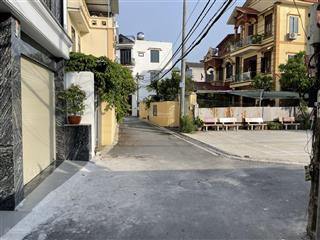 Cực hiếm, bán căn nhà 3 tầng tại xã cổ bi cũ, ngõ ô tô vào được giá chỉ nhỉnh 4 tỷ.