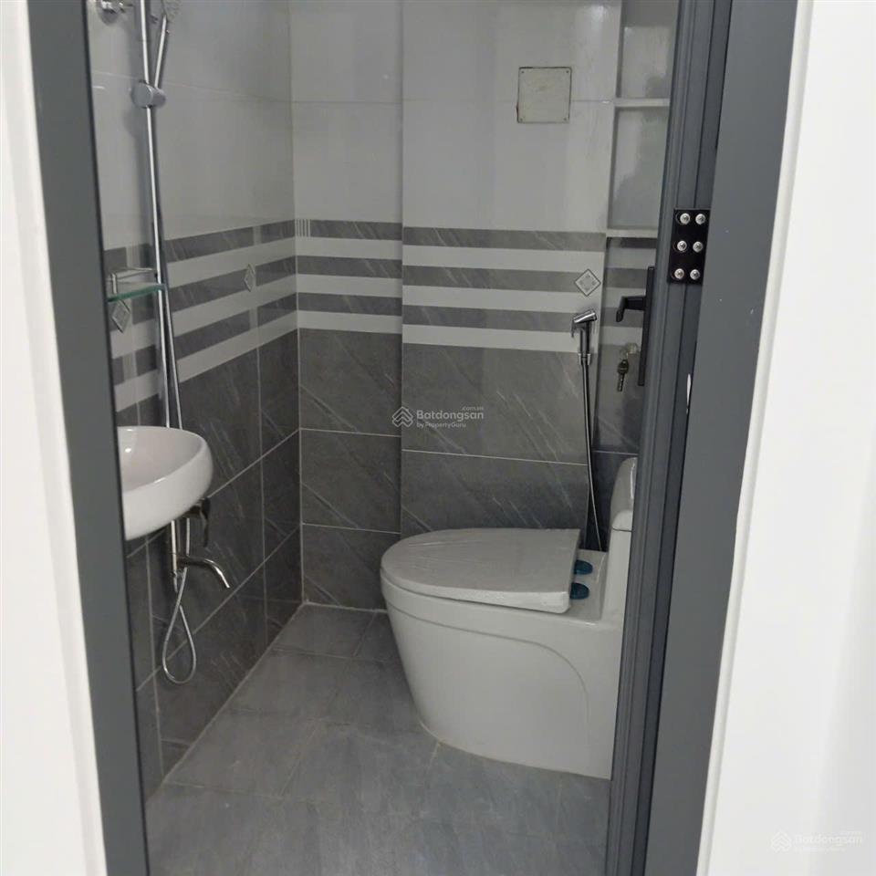 Nhà đẹp hẻm rộng 1 trệt 1 lửng 1 lầu, 4pn, hẻm thông, giá 5.98 tỷ, mai hắc đế chính chủ