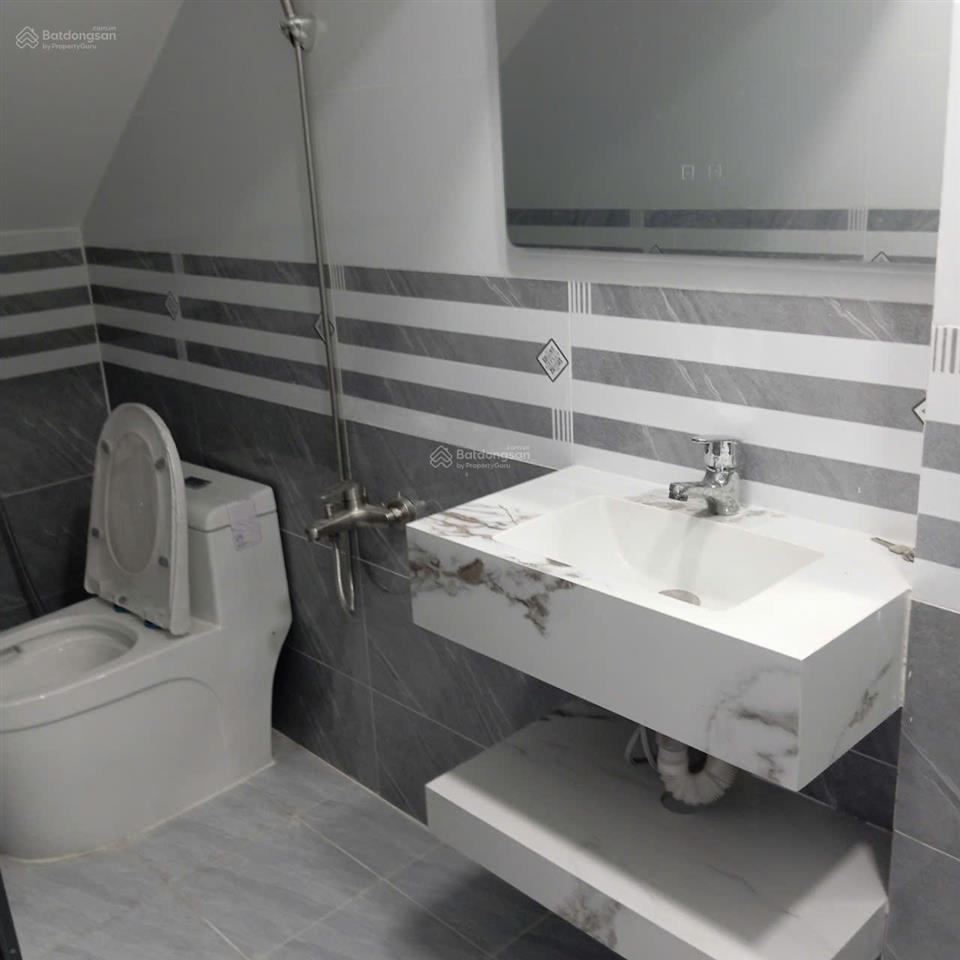 Nhà đẹp hẻm rộng 1 trệt 1 lửng 1 lầu, 4pn, hẻm thông, giá 5.98 tỷ, mai hắc đế chính chủ