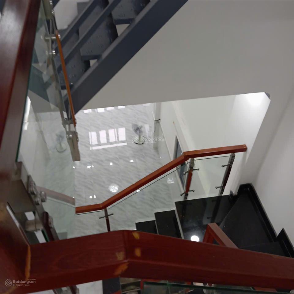 Nhà đẹp hẻm rộng 1 trệt 1 lửng 1 lầu, 4pn, hẻm thông, giá 5.98 tỷ, mai hắc đế chính chủ