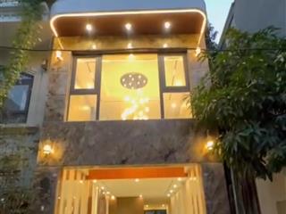 Liền kề bát khối  long biên  vừa ở vừa kinh doanh  ô tô tránh  vỉa hè