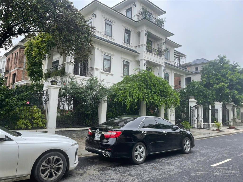 Em cần bán biệt thự đơn lập tt28 vị trí đối diện vista lago,hiếm có tại nam an khánh!  0968 621 ***