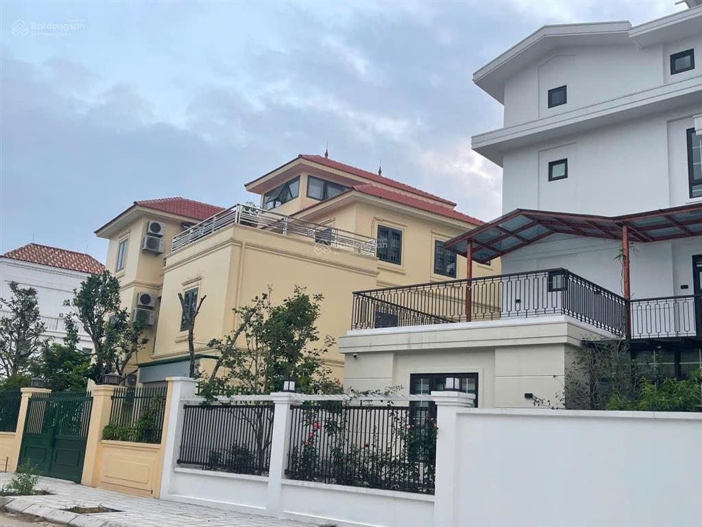 Em cần bán biệt thự đơn lập tt28 vị trí đối diện vista lago,hiếm có tại nam an khánh!  0968 621 ***