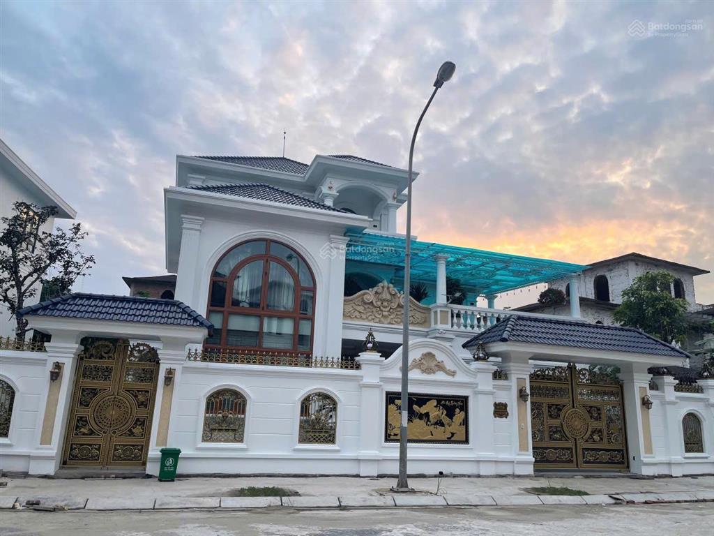 Em cần bán biệt thự đơn lập tt28 vị trí đối diện vista lago,hiếm có tại nam an khánh!  0968 621 ***