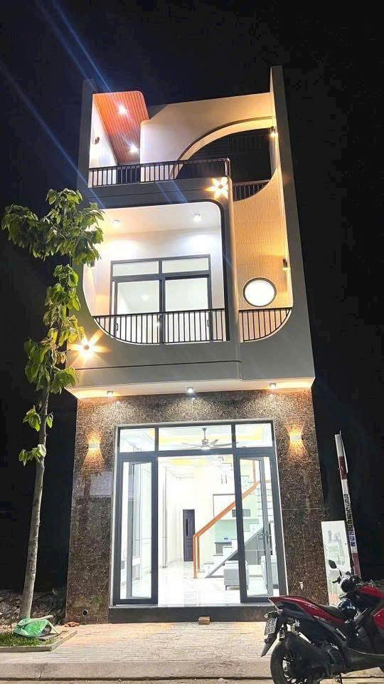 Bán nhà 1 trệt 1 lầu ngay chợ Bà Tri - tặng nội thất