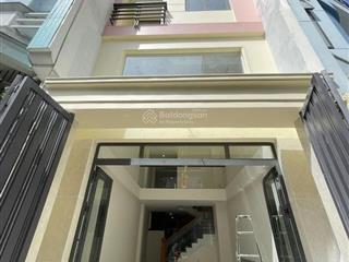 Nhà gần trường qt việt úc. ngô quyền, p5, q10. dt 87m2 (5m x 14,8m) giá 3.860 tỷ. 2 lầu, 4 pn