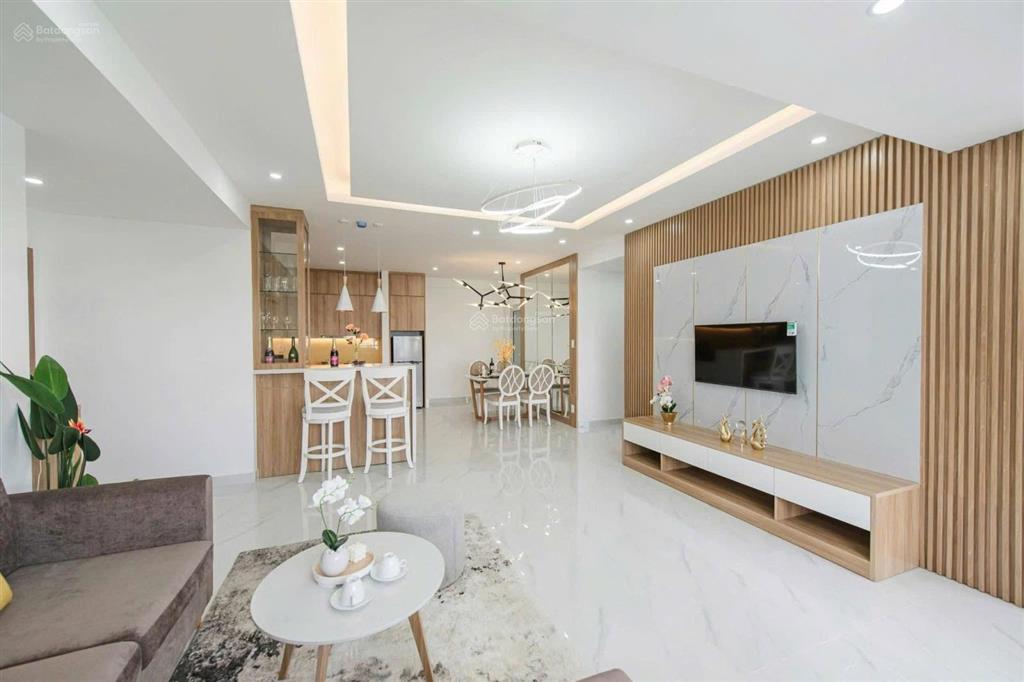 Bán căn chung cư mặt tiền phạm văn đồng/thủ đức, 79m2/giá 2.390 tỷ 2 phòng ngủ. gần tttm giga mall