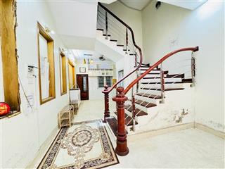 Nguyễn văn huyên! nghĩa đô  25m ra ô tô, giáp khu phân lô, ngõ ba gác, gần 40m2 x4t giá hơn 8 tỷ