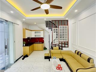 Siêu phẩm hiếm có duy tân 30m² x 5 tầng. ngõ thông gần ô tô. giá hơn 6 tỷ