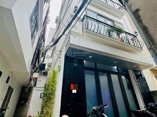 Bán nhà lô góc cạnh đại học giao thông! 46m2 3 tầng. 20m ra ô tô, 30m ra mặt phố cầu giấy