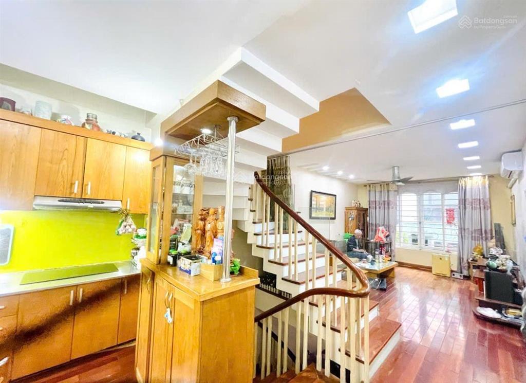 Trần thái tông, 45m²*5t, hai thoáng, ngõ nông, 6 ngủ full nội thất vừa ở vừa cho thuê