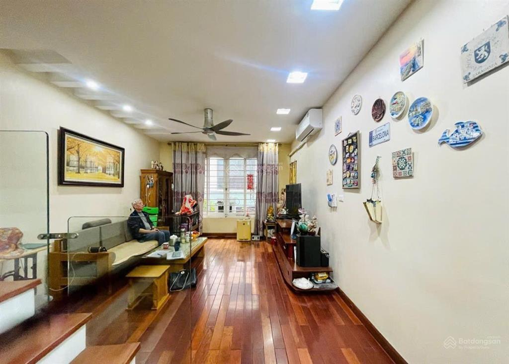 Trần thái tông, 45m²*5t, hai thoáng, ngõ nông, 6 ngủ full nội thất vừa ở vừa cho thuê