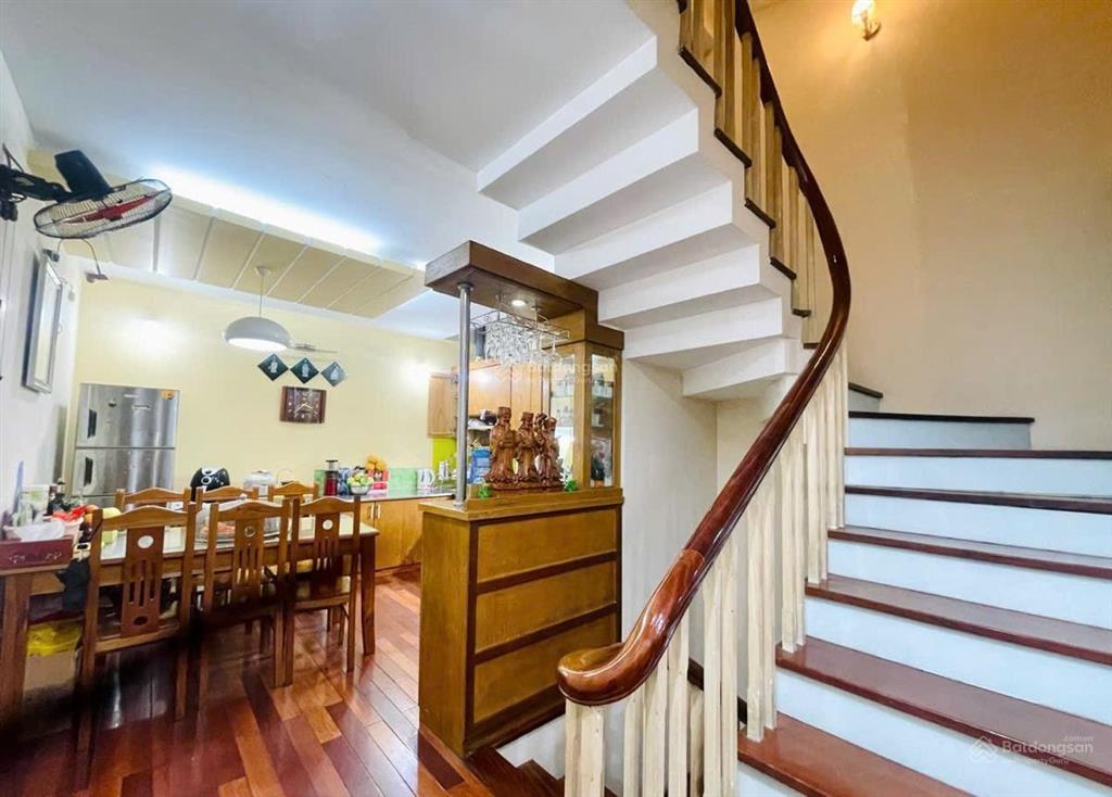 Trần thái tông, 45m²*5t, hai thoáng, ngõ nông, 6 ngủ full nội thất vừa ở vừa cho thuê