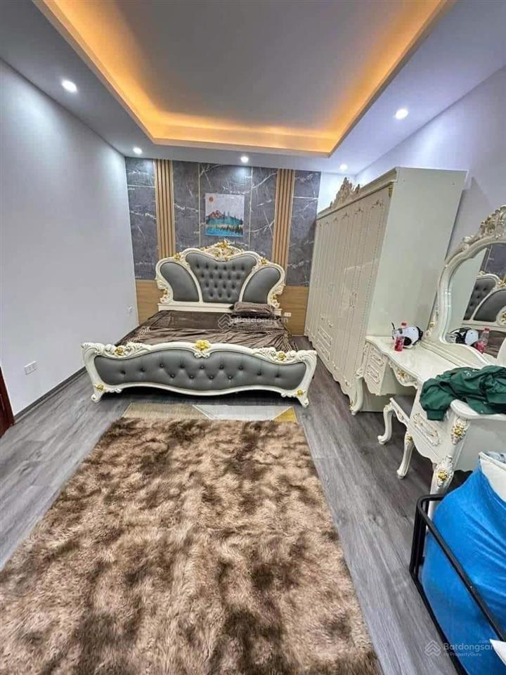 Bán nhà riêng tại mễ trì hạ, giá thỏa thuận, 34m2, 4pn, 4wc, pháp lý đầy đủ