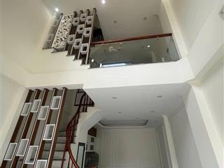 Xách vali về ở ngay! nhà 38m2 5 tầng, mặt tiền 4m 5 ngủ, tầng lửng đọc sách sát vinhome & metro