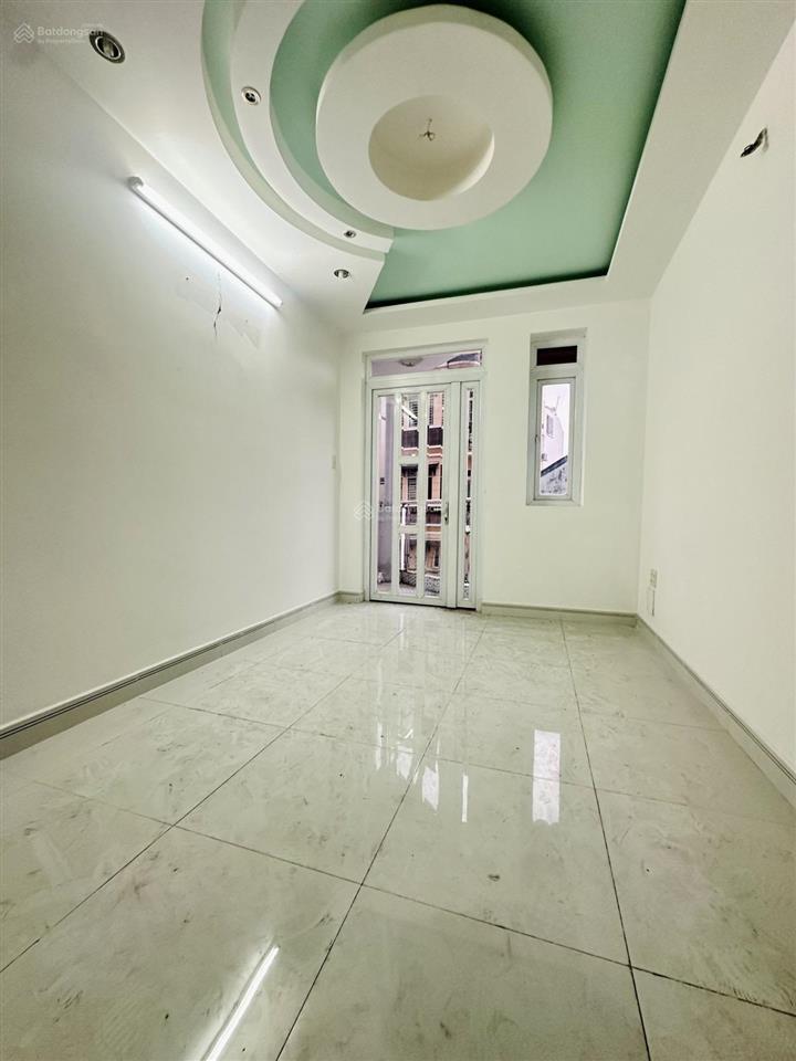 Quận 10 hẻm thông xe hơi gần nhà, cách mặt tiền 100m, 5 tầng đúc chỉ 7.8tỷ