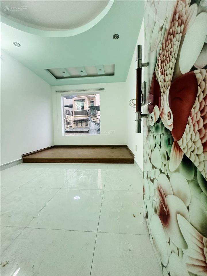 Quận 10 hẻm thông xe hơi gần nhà, cách mặt tiền 100m, 5 tầng đúc chỉ 7.8tỷ