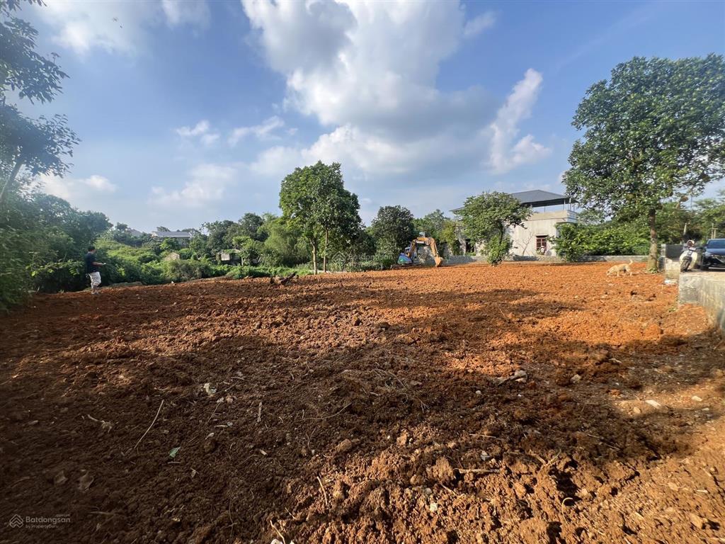 Chính chủ gửi bán lô đất nghỉ dưỡng diện tích 926m2 thổ cư 150m mặt tiền 17,7m vân hoà, ba vì