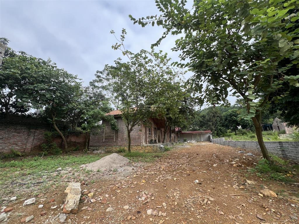 Chính chủ cần bán đất 723m thổ cư 150m mặt tiền 17m có sẵn khuôn viên tại yên bài ba vì tp hà nội