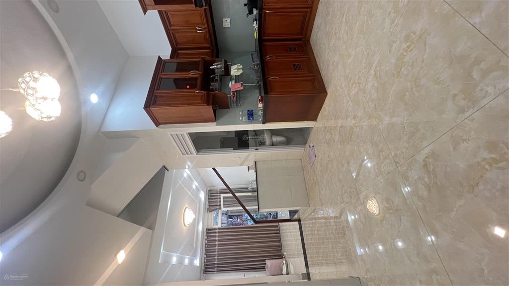 Bán nhà 4 tầng, phường 1 quận 5, giá hơn 8 tỷ, dt 4x14, ngay trần hưng đạo giao nguyễn biểu.