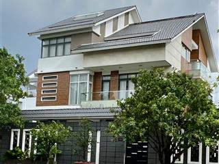 Bán biệt thự 4tầng 600m2(30x20m) khu bt thạnh xuân q.12, mt đường 25m, nội khu bt vip. giá 36.88 tỷ
