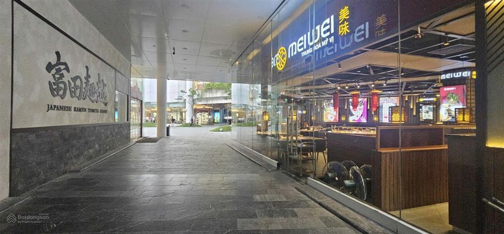 Căn hộ indochina plaza chung cư biểu tượng giữa trung tâm cầu giấy dt 145m2 3ngủ đầy đủ công năng.