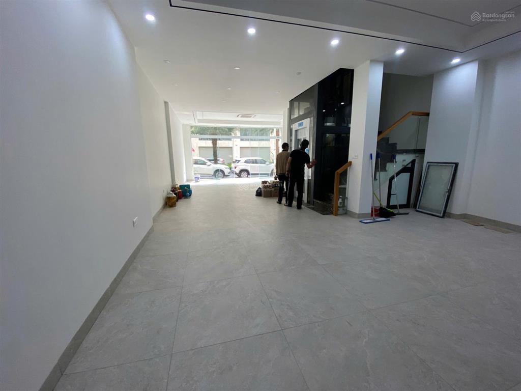 Cho thuê sàn vp mới 100% . dự án himlam vạn phúc , hà đông.dt 95m2*3tang.tm, đh âm trần. giá 40tr.