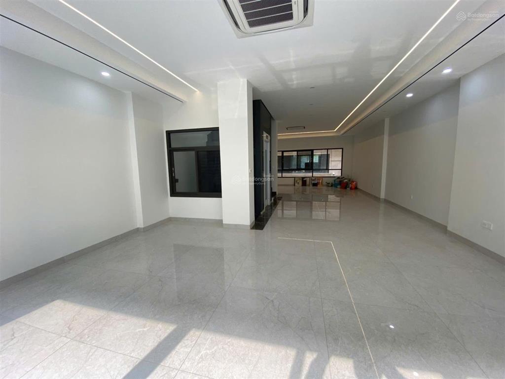 Cho thuê sàn vp mới 100% . dự án himlam vạn phúc , hà đông.dt 95m2*3tang.tm, đh âm trần. giá 40tr.