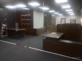 Cho thuê sàn văn phòng tại kđt văn phú, hà đông. dt 100m2. sẵn đh, thảm, rèm, nội thất vp. giá 15tr