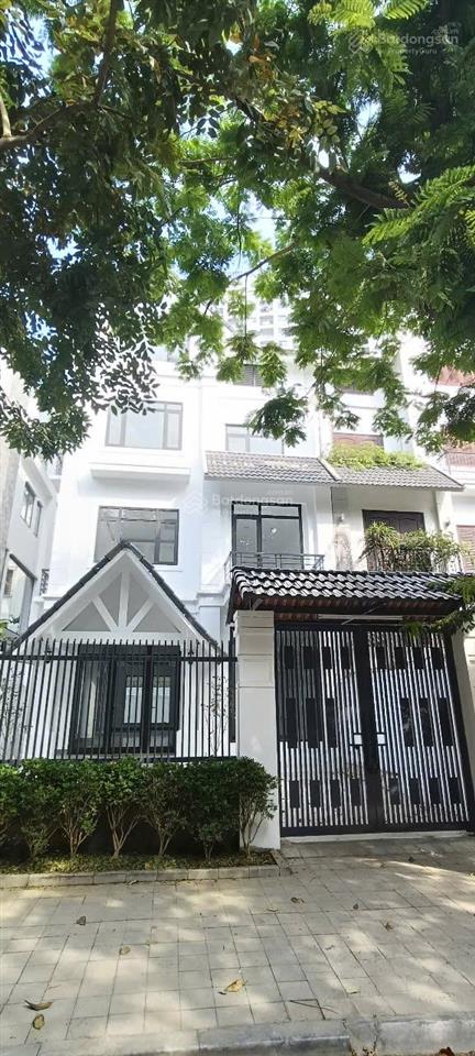 Cho thuê biệt thự mới 100% cạnh aeon mall, dương nội, hđ. dt 180m2*4 tầng . mt 10m. giá 40 tr