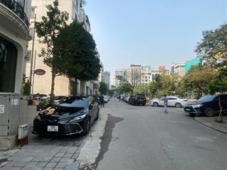 Cho thuê liền kề tôn thất thuyết, cầu giấy. dt 120m2, 6 nổi, 1 hầm. thông sàn, thang máy. 70 tr/th