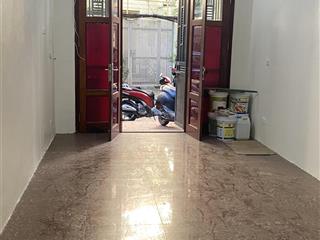 Cho thuê nhà nguyên căn phố yên hoà, cầu giấy. dt 40m2, 5 tầng, full đồ. giá 15 triệu/tháng