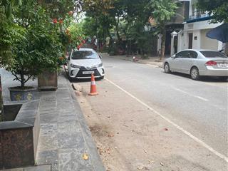 Cho thuê nhà nguyên căn phố lê văn thiêm, thanh xuân. dt 60m2, 4 tầng, mt 6m, ngõ oto. giá 29 tr/th