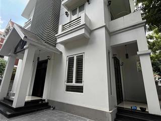 Cho thuê biệt thự lô góc full đồ phố cao xuân huy, kđt mỹ đình. dt 240m2, 4 tầng, 6 ngủ giá 70triệu