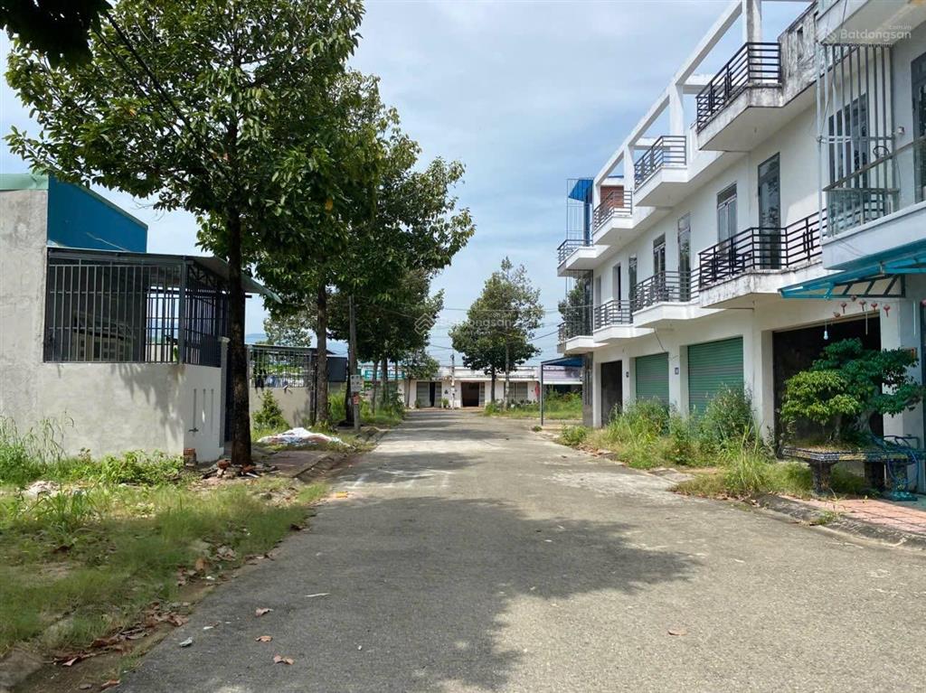 Cần bán nhanh lô đất lan anh bà rịa 100m2 giá 980 triệu cần công chứng sớm. xem đất alo 0909 063 ***