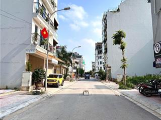 Bán nhà đẹp thang máy 46m, 6 tầng phố nguyễn văn cừ, giá chỉ 9.6 tỷ