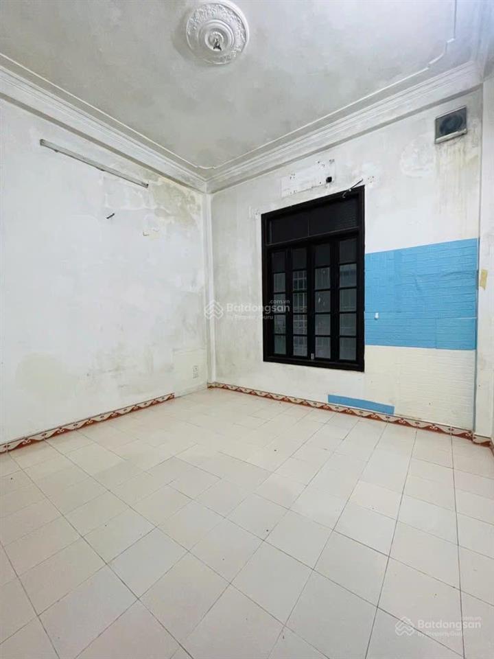 Bán nhà khuất duy tiến, 30m ra phố, kinh doanh, oto tránh, dt45m2, giá 14,1 tỷ. 0981 585 ***