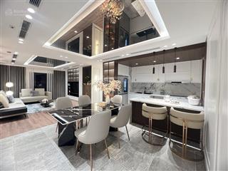 Siêu góc 200m2 giá 22 tỷ. có slot ô tô tại vinhomes times city