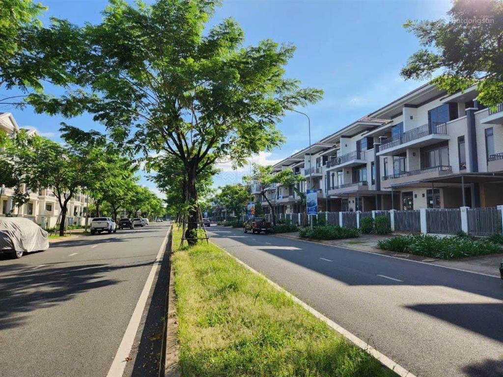 Bán gấp chính chủ nhà phố lavila kiến á, 6x17.6m & 5.5x17.6m, đường lớn 20m  12m giá 10 tỷ