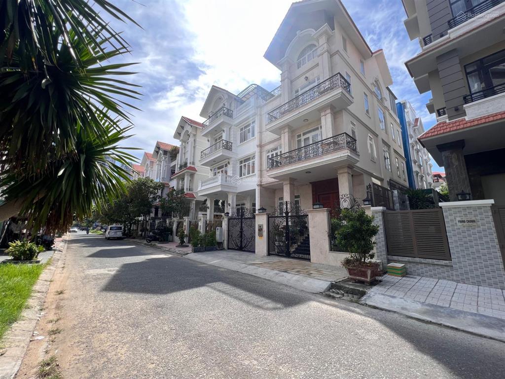 Hàng ngộp tôi chính chủ bán gấp kdc him lam quận 7, lô biệt thự 10 x 20m giá 38.5 tỷ, giá tốt nhất