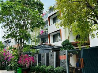 Định cư nước ngoài tôi chính chủ bán biệt thự phú mỹ vạn phát hưng q.7  dt 10.5x20m view công viên